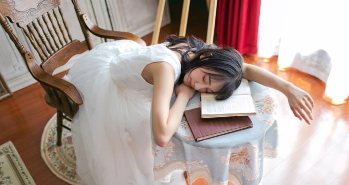 如何哄任性生气的女友（学会这些技巧）