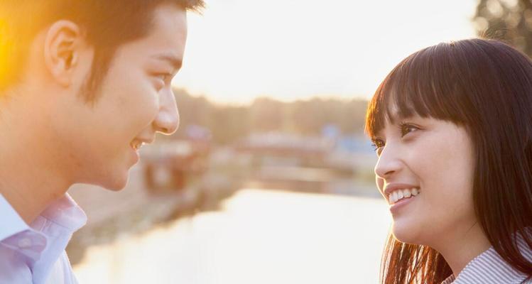 如何成功挽回分手的男友（15个绝招让你重新获得他的心）
