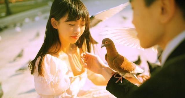 如何挽回因幼稚导致女友想分手的感情（以成熟和理智的方式重建感情）
