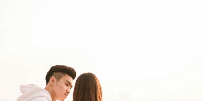 如何挽回分手后的男友（15个实用技巧让你成功挽回他的心）