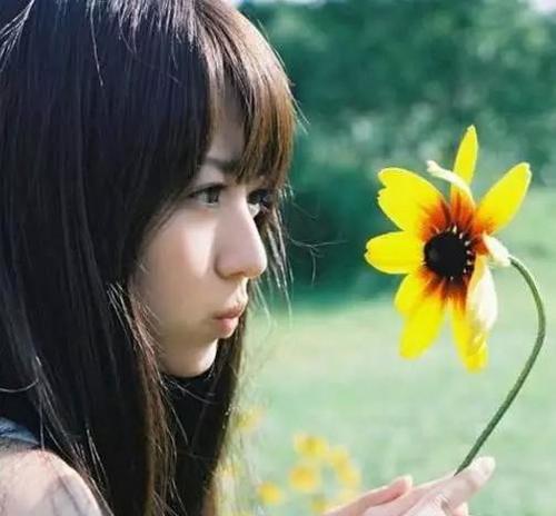 女生的爱情挽回心态（暗示你的机会正在等待）