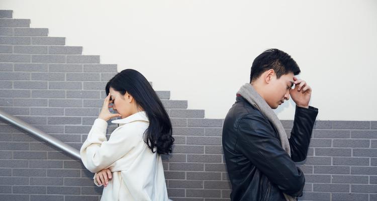 如何有效地挽回男友（用正确的方法挽回他的心）