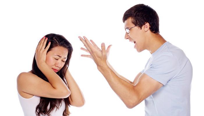 如何挽回女友对你的信任（赢回信任是重建关系的关键）