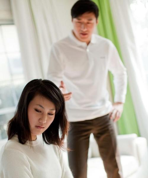 婆婆出轨，该不该告诉老公（道德）