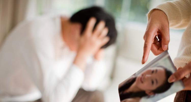 老公出轨了怎么挽回？有效挽回婚姻的策略有哪些？