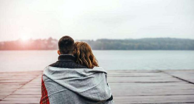 老公出轨要离婚还能挽回吗？如何处理婚姻危机？