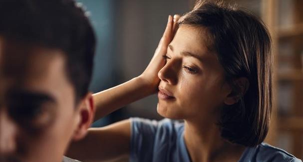 面对老婆出轨，我该如何选择？原谅还是结束婚姻？