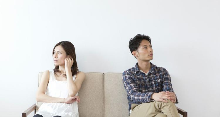 面对老婆出轨我该怎么办？如何处理婚姻危机？