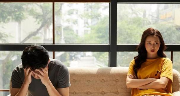 男人出轨的征兆有哪些？如何发现并应对？