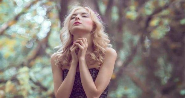 丈夫送别的女人礼物他是不是出轨了？如何判断婚姻中的不忠行为？