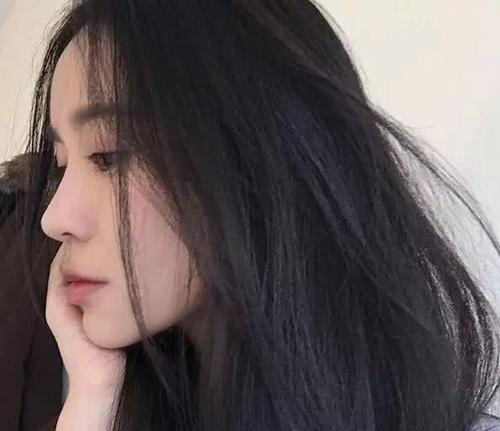 装可怜挽回死心的女友真的有效吗？如何正确处理分手后的关系？