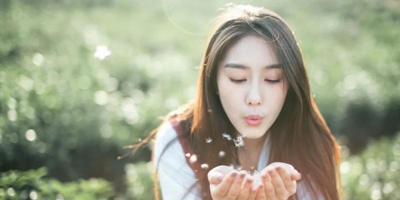 如何挽回失去的前任女友？挽回前任女友的正确方法是什么？