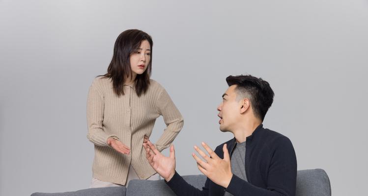 异地女友出轨怎么办（处理异地恋情中出轨的问题）