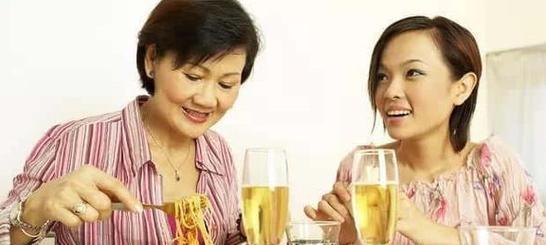 如何让婆婆把你当亲闺女疼？婆媳关系和睦的秘诀是什么？