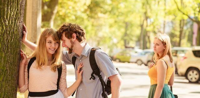 婚外情真的能轻易断绝吗？如何处理复杂的情感纠葛？