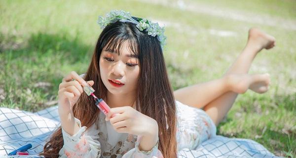 如何让男友忘不了前任和你放手（应对男友对前任的情感困扰）