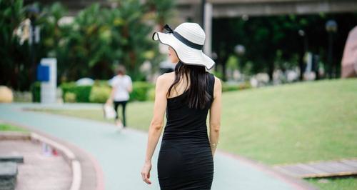 解救单身女性的必备指南（探究剩女问题背后的原因和解决之道）